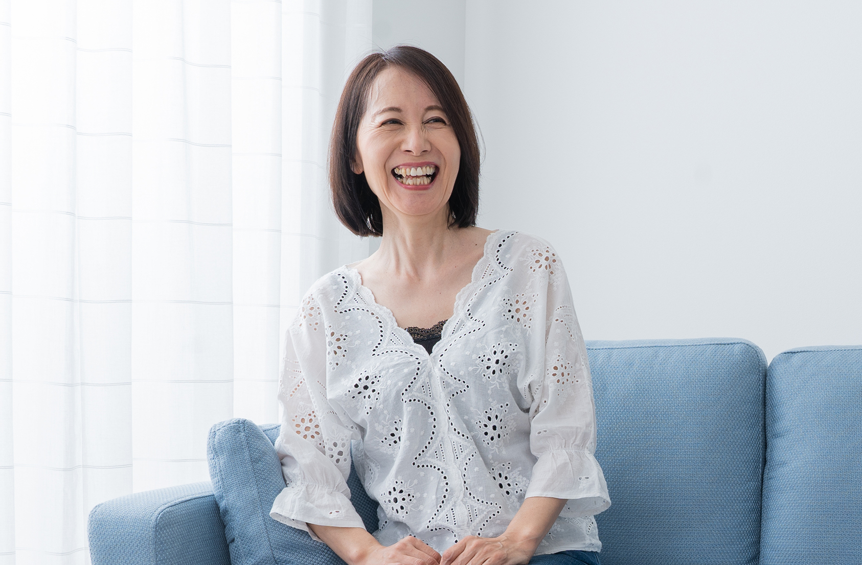 笑顔で語る乳がん経験者のエリコさん